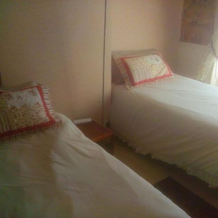 The Principality 2 Singles Bedroom Cardiff Bagian luar foto