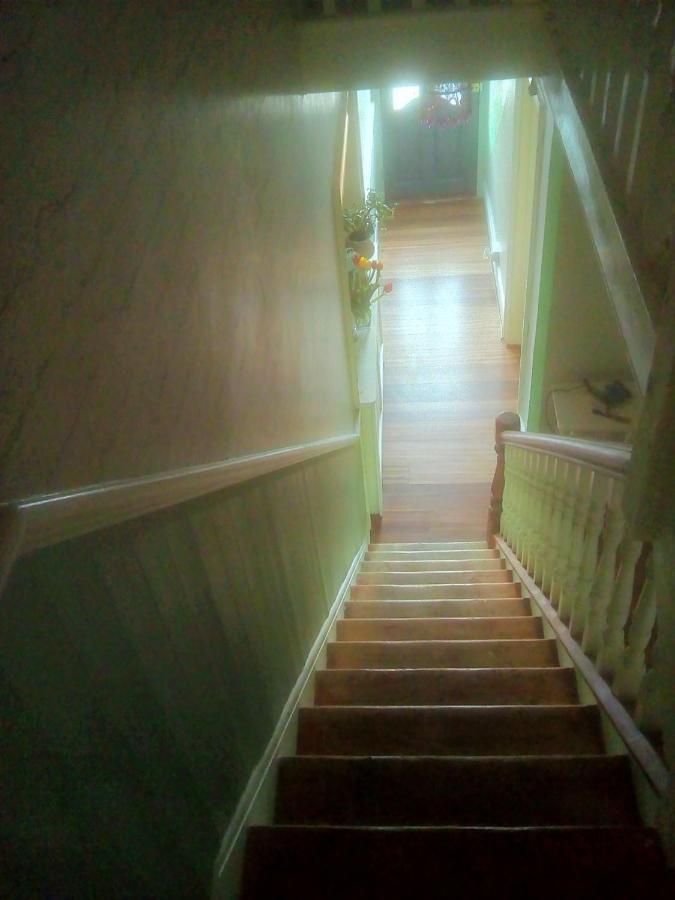 The Principality 2 Singles Bedroom Cardiff Bagian luar foto