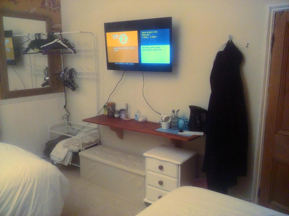 The Principality 2 Singles Bedroom Cardiff Bagian luar foto